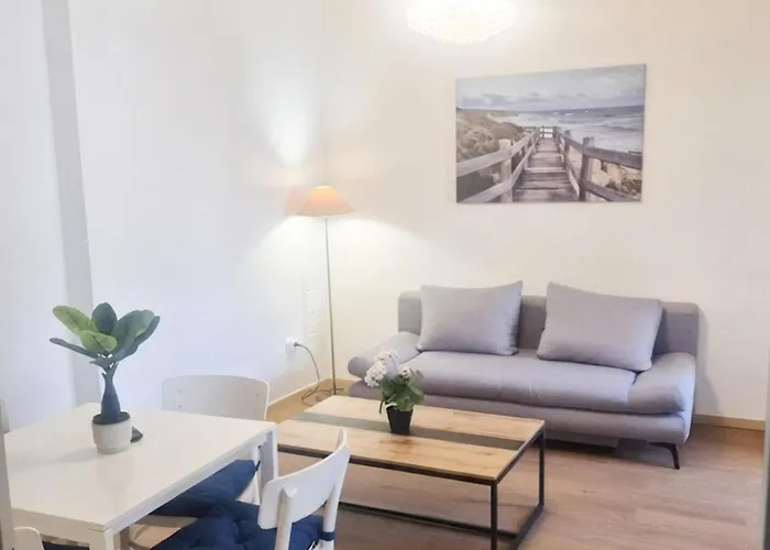 10-min To Westbahnhof 1br & Living * Wien